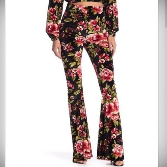 NWT Show me your mumu bam bam bells - velvet floral - Picture 2 of 5